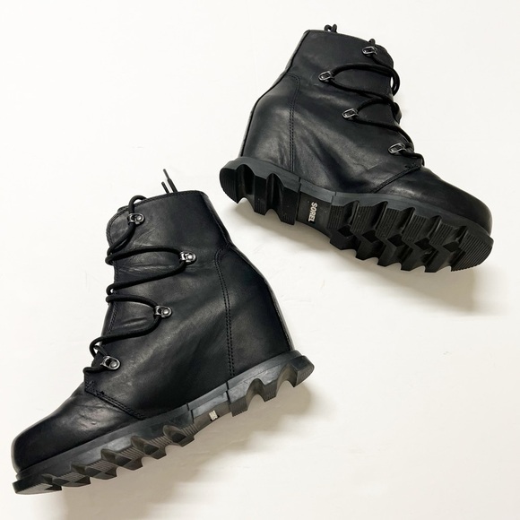 Sorel Womens Black Joan of Arctic III Wedge Lace Up Leather Boots Size 9.5 - Picture 3 of 9